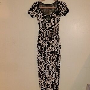 Fashion Nova Women's Black & White Letter Design Maxi Dress, Size: S